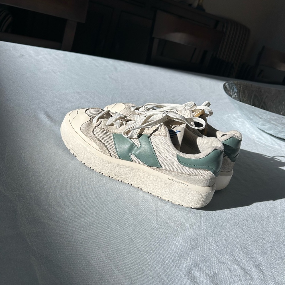 New Balance Sneakers in Cream and Green